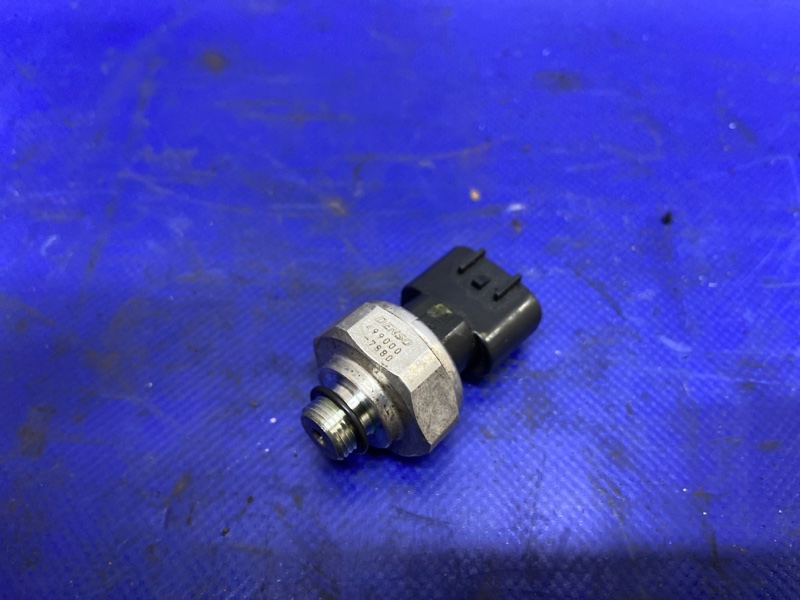 Датчик давления кондиционера SUBARU OUTBACK 09-14 BR 2011 Внедорожник 2.5 73431AJ04A Б/У