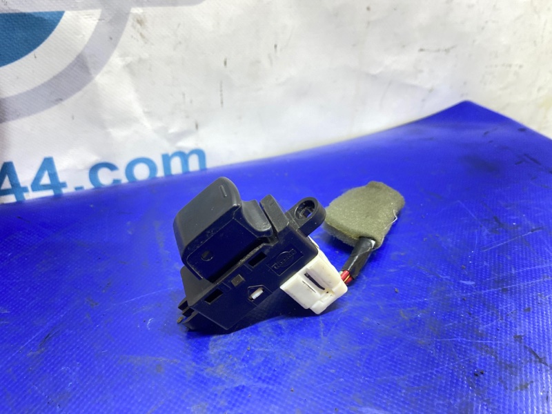 Кнопка стеклоподъемника передняя правая SUBARU OUTBACK 09-14 BR 2011 Внедорожник 2.5 83071FG110 Б/У