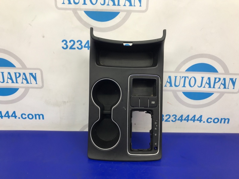 Накладка в салоне KIA SORENTO UM 14- 2016 Внедорожник 2.4 84650-C6000WK Б/У