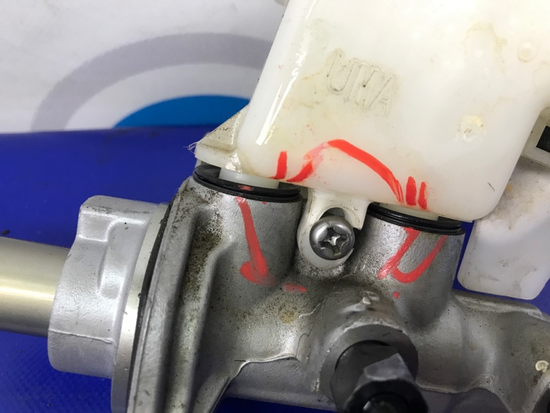 Главный тормозной цилиндр KIA SORENTO UM 14- Внедорожник 2.4