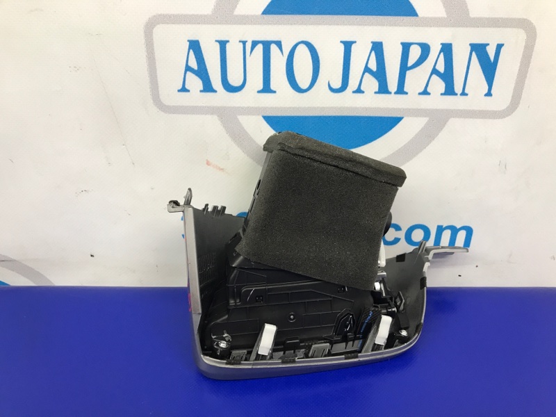 Дефлектор воздушный правый KIA SORENTO UM 14- Внедорожник 2.4 Дефлектор воздушный правый KIA SORENTO UM 14- Внедорожник 2.4