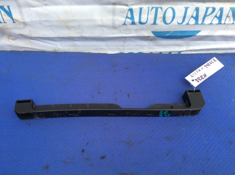 Кронштейн заднего бампера задний правый HONDA ACCORD CR 13-18 2015 Седан 2.4 71508-T2A-A00 Б/У