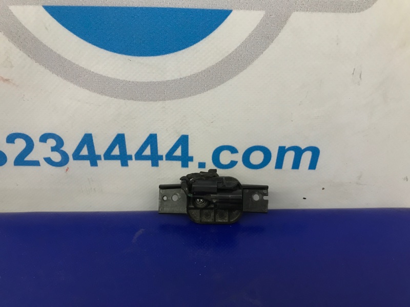 Кнопка открывания багажника наружная задняя MDX (YD3) 13-21 YD3