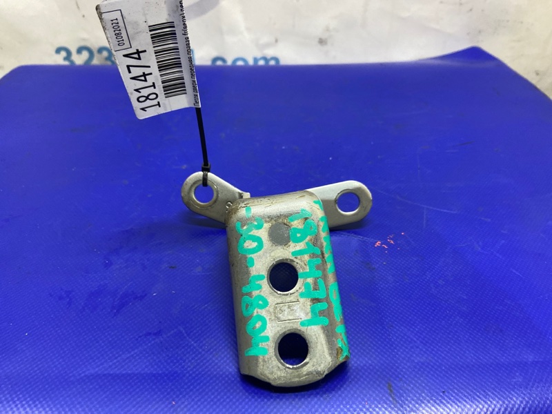 Петля двери верхняя передняя правая CAMRY 30 02-06 2003 MCV30 3.0 1MZFE