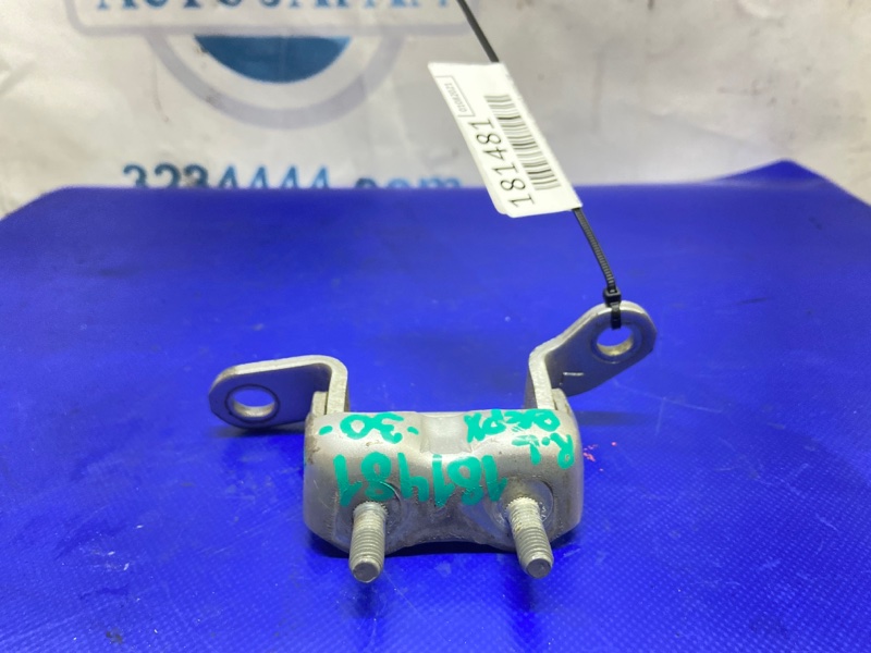 Петля двери верхняя задняя левая TOYOTA CAMRY 30 02-06 2003 MCV30 3.0 1MZFE 68760-AA020 Б/У
