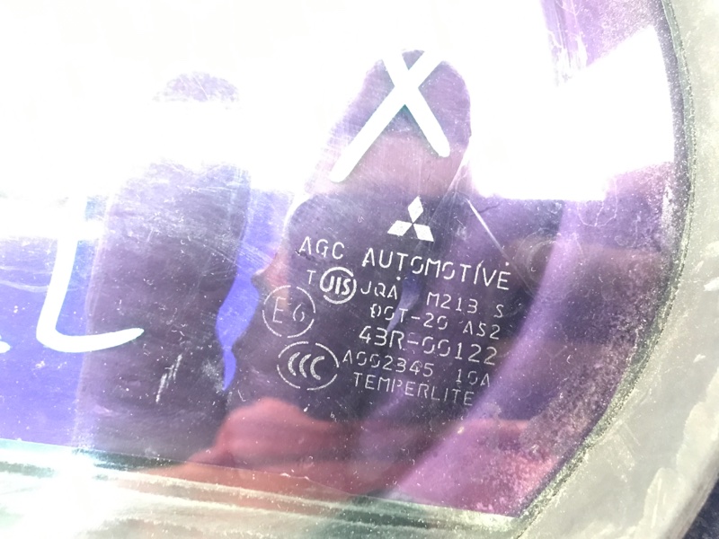 Стекло двери глухое заднее левое MITSUBISHI LANCER X 10 07-15 Стекло двери глухое заднее левое MITSUBISHI LANCER X 10 07-15