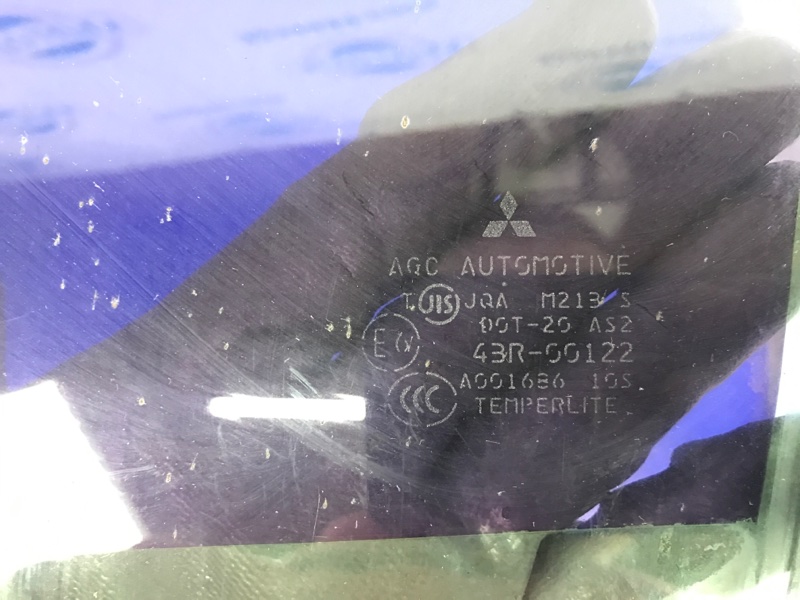 Стекло двери заднее левое MITSUBISHI LANCER X 10 07-15 Стекло двери заднее левое MITSUBISHI LANCER X 10 07-15