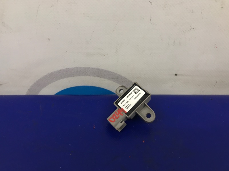 Датчик удара передний SUZUKI KIZASHI 09-14 38930-57L10 Б/У