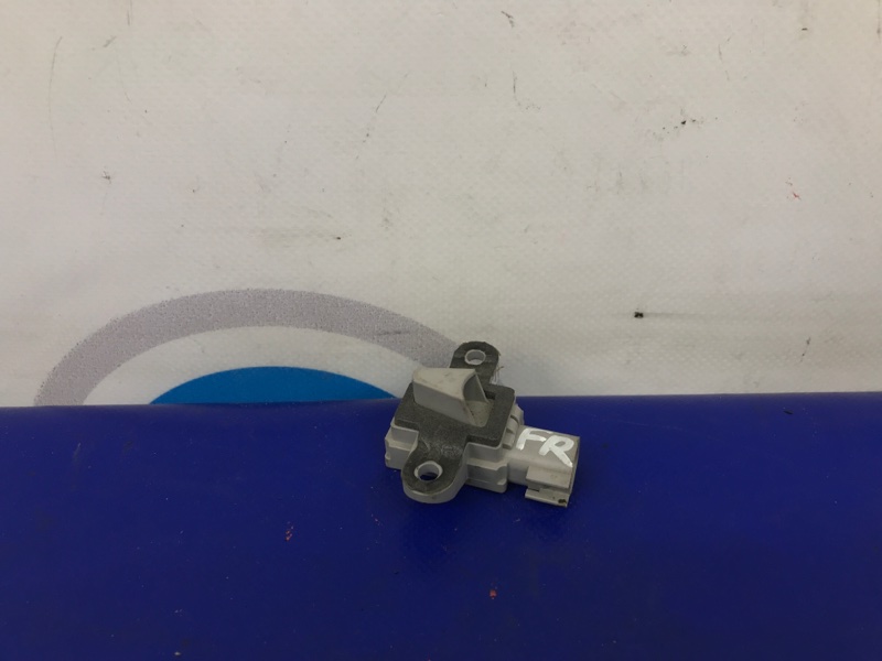 Датчик удара передний KIZASHI 09-14