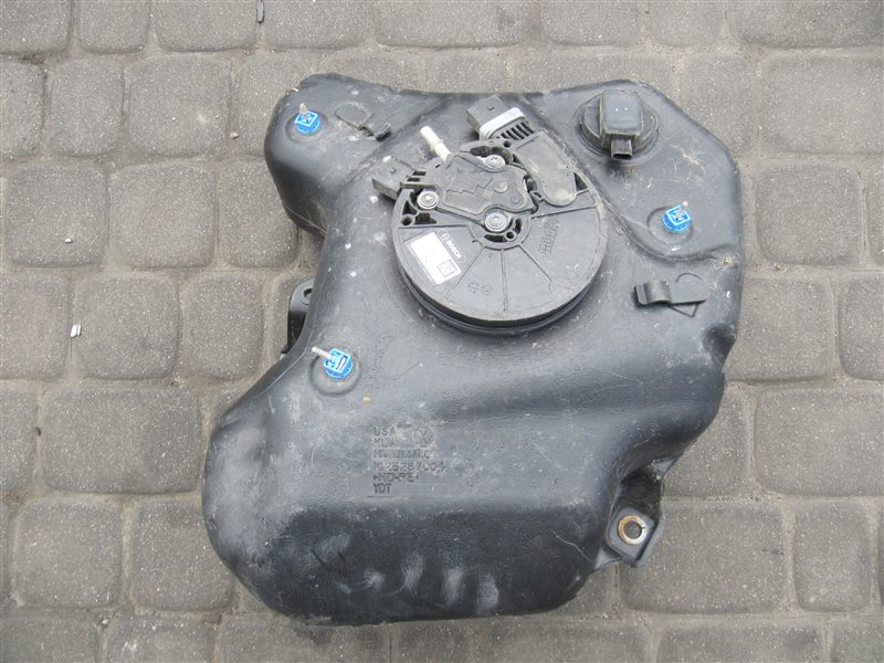 Топливный бак JETTA USA 10-17