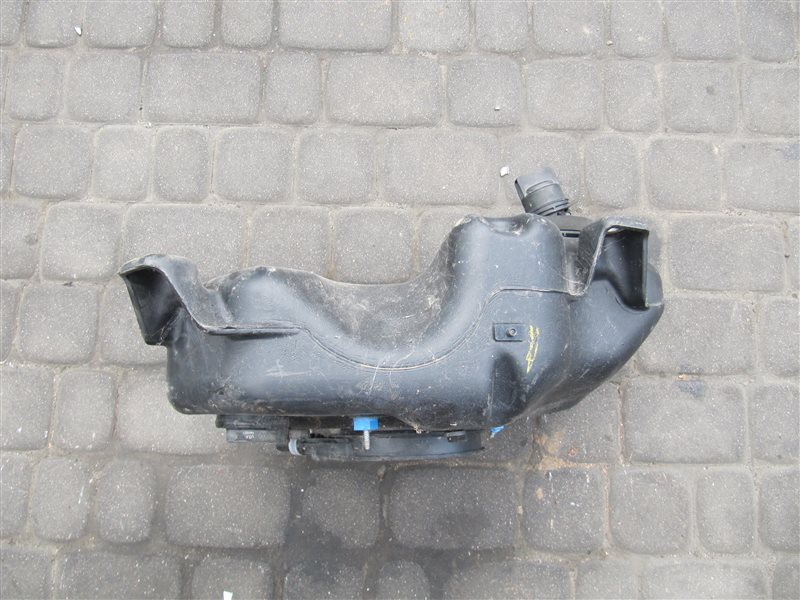 Топливный бак JETTA USA 10-17