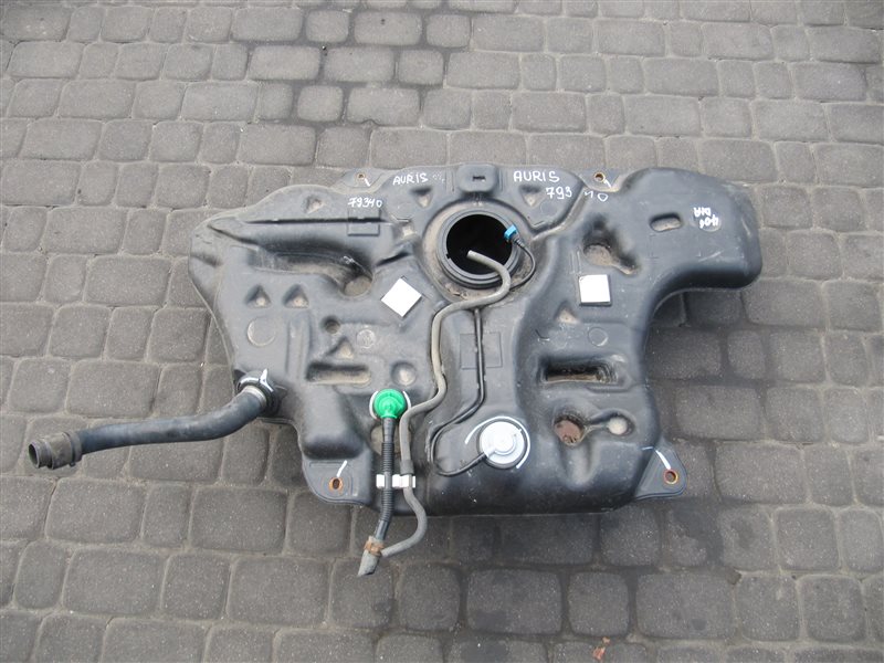Топливный бак TOYOTA AURIS 06-12 77111-02150 Б/У