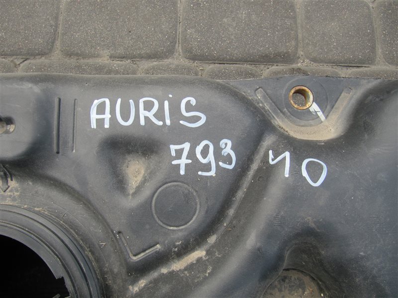 Топливный бак AURIS 06-12