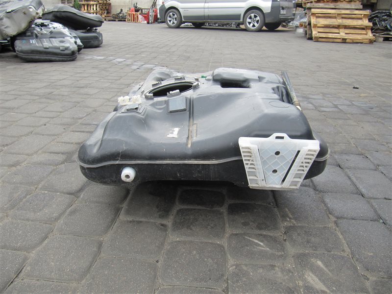 Топливный бак QX30 16-20 2016 Внедорожник 2.0 20PET