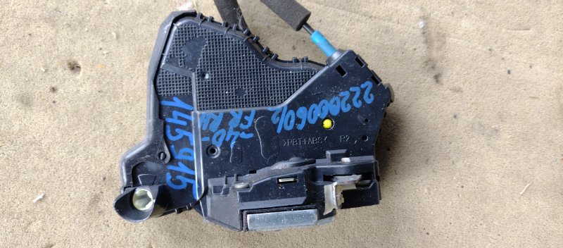 Замок двери передний правый TOYOTA CAMRY 40 06-11 69030-06200 Б/У