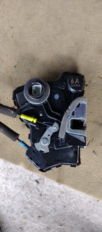 Замок двери передний правый CAMRY 40 06-11