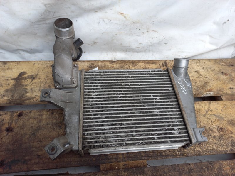 Радиатор интеркулера MAZDA CX-7 06-12 L33X-13-565A Б/У