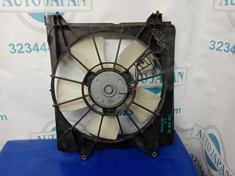 Диффузор вентилятора основного радиатора левый HONDA ACCORD CU8 / TSX 08-14 Седан 2.4