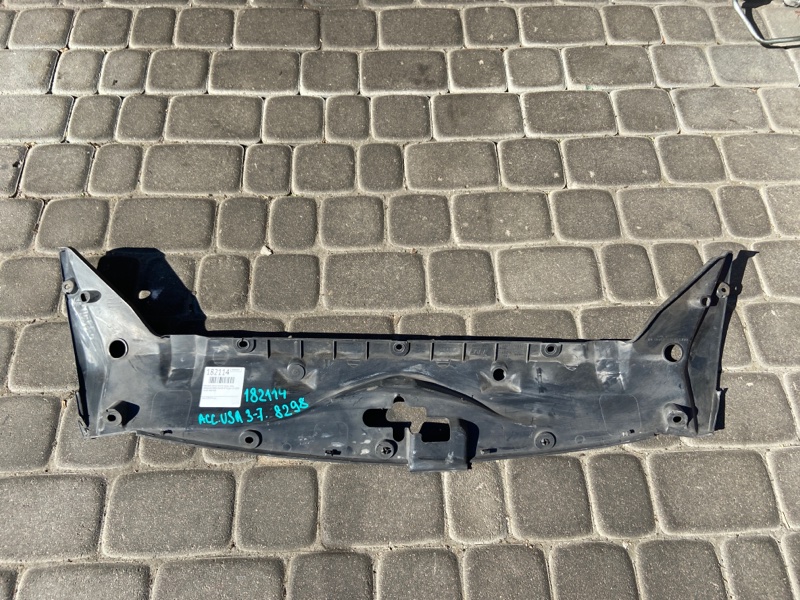 Накладка замка капота передняя ACCORD USA 03-07 2006 Седан 2.4 Накладка замка капота передняя ACCORD USA 03-07 2006 Седан 2.4