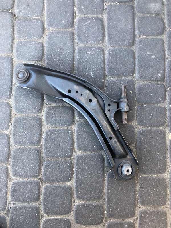 Рычаг передней подвески нижний передний правый X-TRAIL/ROGUE T32 13-20