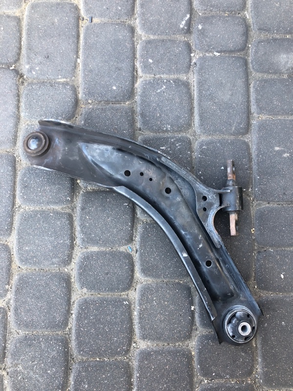 Рычаг передней подвески нижний передний правый NISSAN X-TRAIL/ROGUE T32 13-20