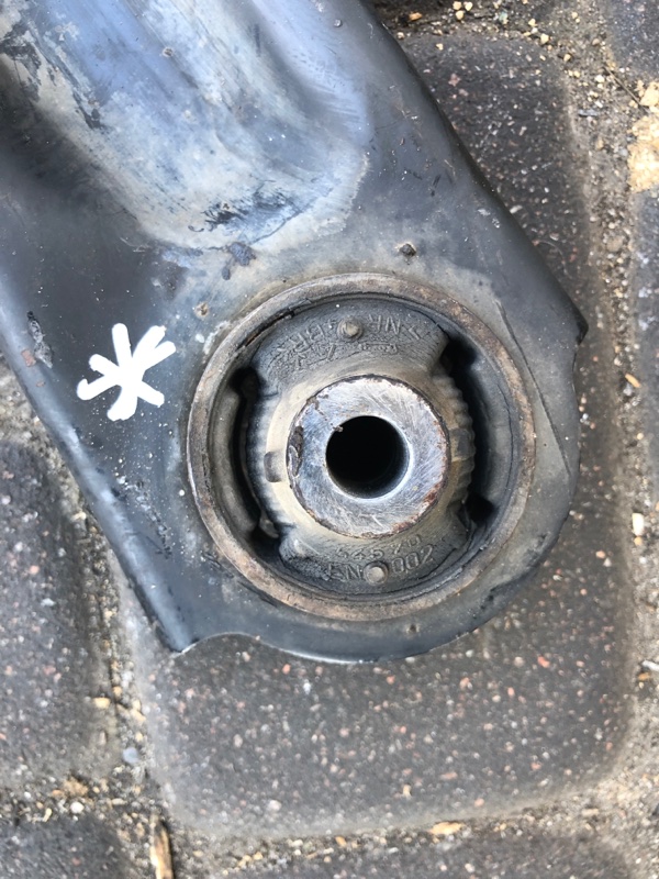 Рычаг передней подвески нижний передний левый NISSAN X-TRAIL/ROGUE T32 13-20