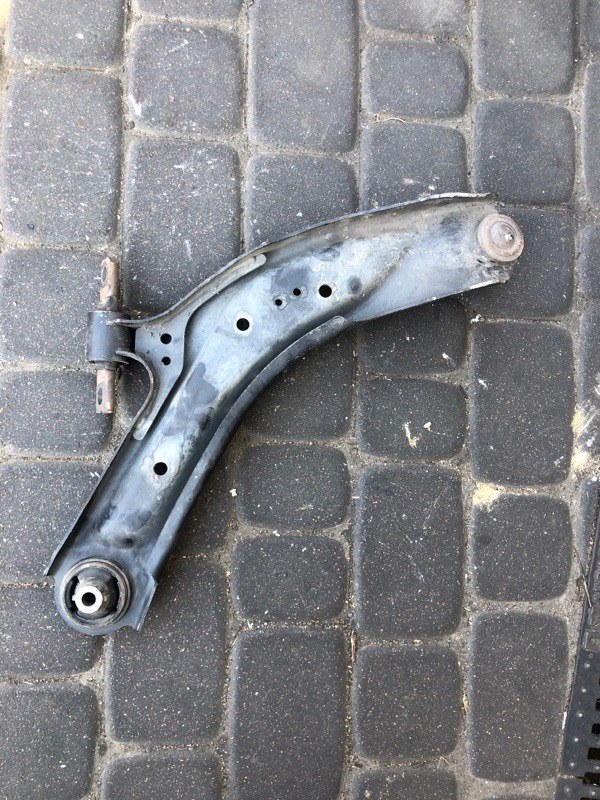 Рычаг передней подвески нижний передний левый X-TRAIL/ROGUE T32 13-20