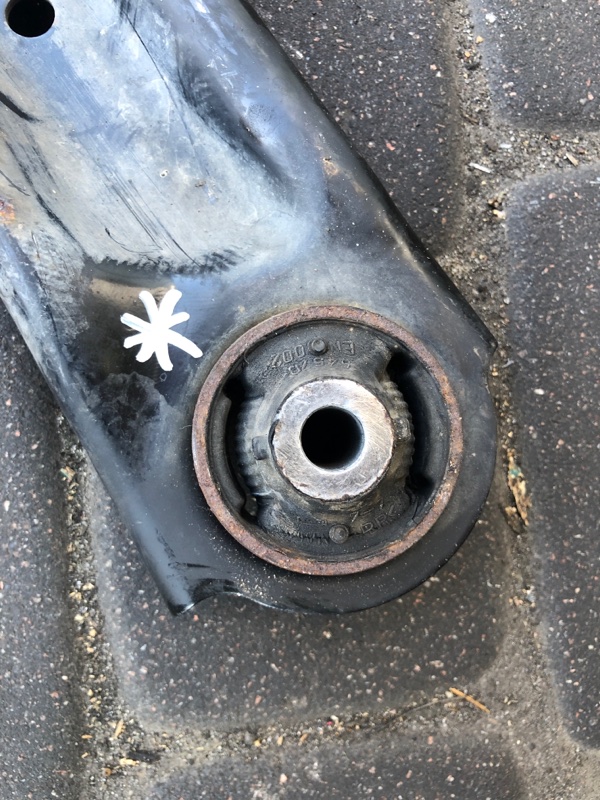 Рычаг передней подвески нижний передний левый NISSAN X-TRAIL/ROGUE T32 13-20