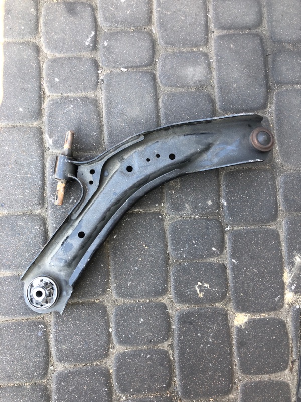 Рычаг передней подвески нижний передний левый X-TRAIL/ROGUE T32 13-20