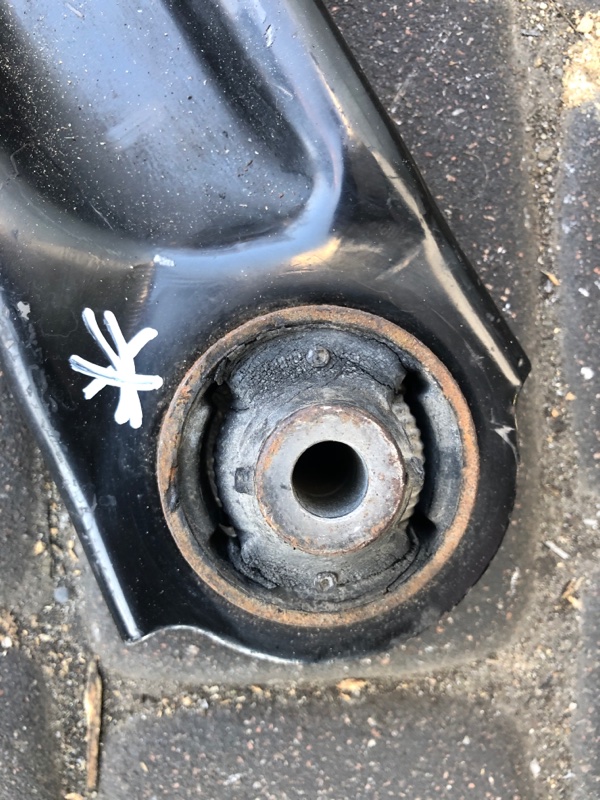 Рычаг передней подвески нижний передний левый NISSAN X-TRAIL/ROGUE T32 13-20