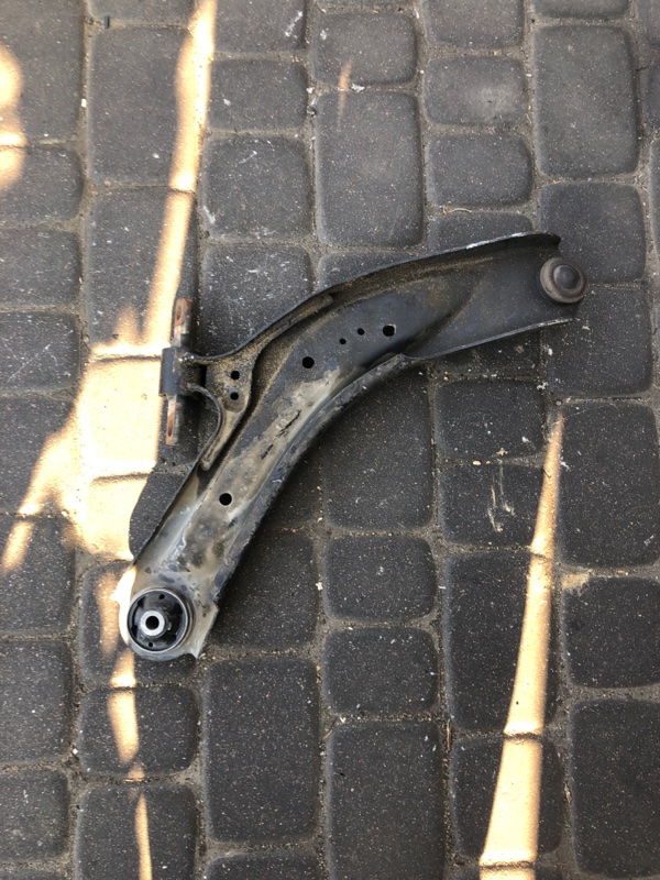 Рычаг передней подвески нижний передний левый NISSAN X-TRAIL/ROGUE T32 13-20