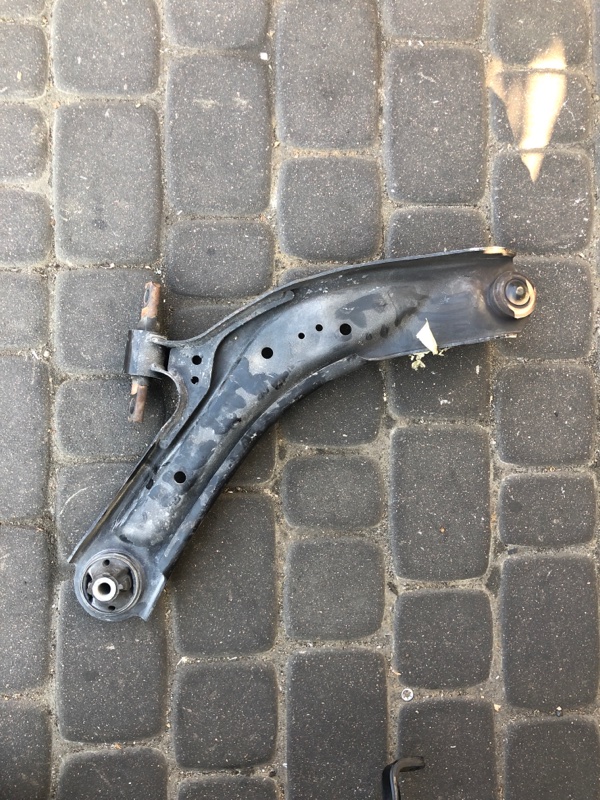 Рычаг передней подвески нижний передний левый NISSAN X-TRAIL/ROGUE T32 13-20