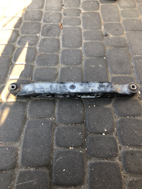 Рычаг задней подвески поперечный нижний задний правый NISSAN X-TRAIL/ROGUE T32 13-20