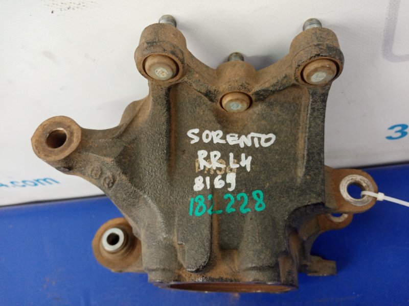 Цапфа задняя левая SORENTO UM 14- 2016 Внедорожник 2.4
