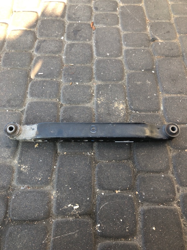 Рычаг задней подвески поперечный нижний задний левый NISSAN X-TRAIL/ROGUE T32 13-20