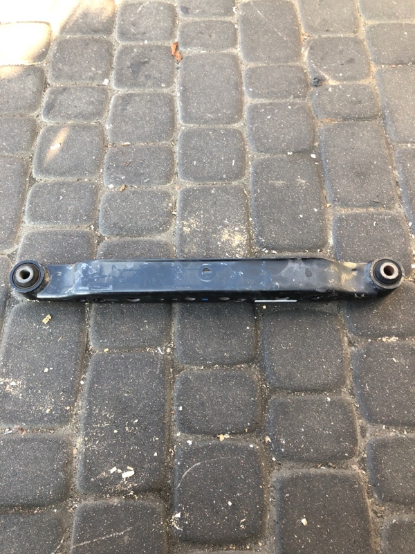 Рычаг задней подвески поперечный нижний задний левый NISSAN X-TRAIL/ROGUE T32 13-20