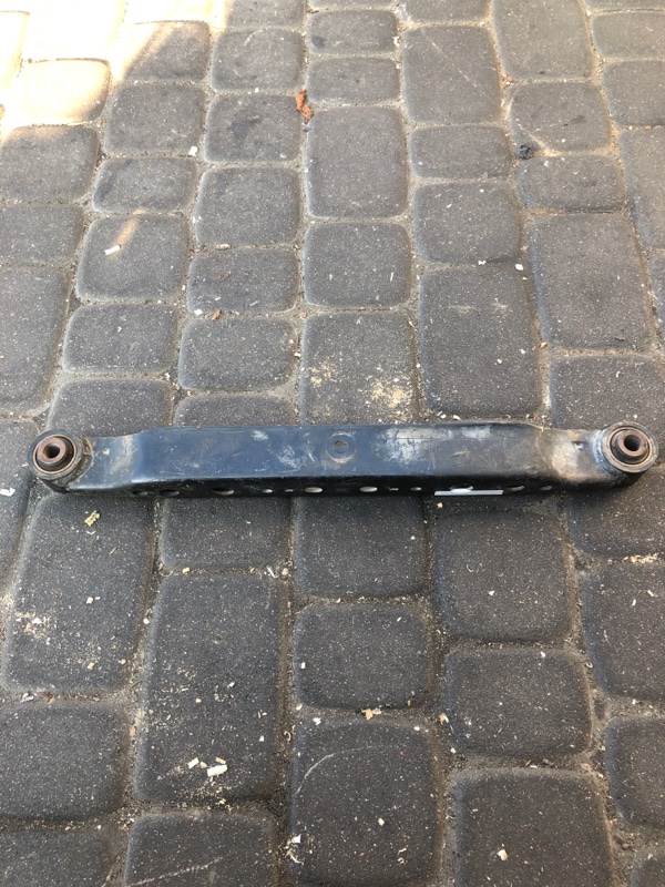 Рычаг задней подвески поперечный нижний задний левый NISSAN X-TRAIL/ROGUE T32 13-20