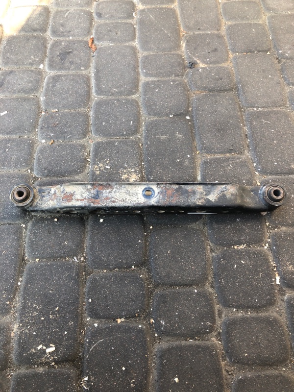 Рычаг задней подвески поперечный нижний задний левый NISSAN X-TRAIL/ROGUE T32 13-20