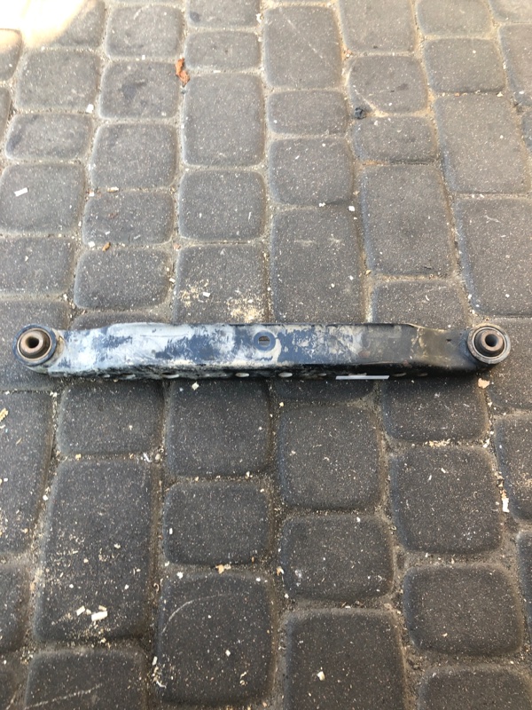 Рычаг задней подвески поперечный нижний задний левый NISSAN X-TRAIL/ROGUE T32 13-20