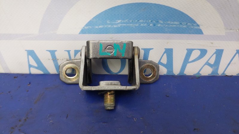 Петля крышки багажника левая NISSAN TIIDA/VERSA C11 04-11 Хетчбек 90400-ED00A Б/У