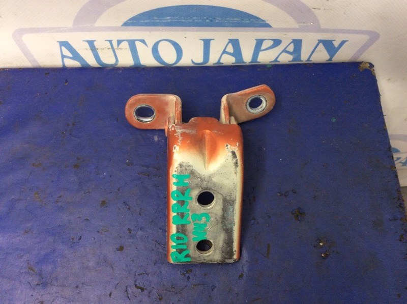 Петля двери нижняя задняя правая KIA RIO JB 2005-2011 Седан 79360-1G000 Б/У