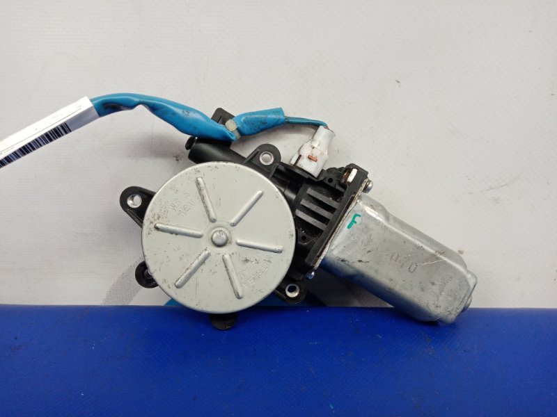 Моторчик стеклоподъемника передний левый SUBARU FORESTER SG 02-07 61188SA011 Б/У