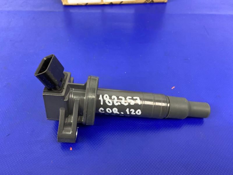 Запчасть катушка зажигания TOYOTA COROLLA 120 00-07 1.8 1ZZFE 90919-02239 Б/У Катушка зажигания TOYOTA COROLLA 120 00-07 1.8 1ZZFE 90919-02239 Б/У