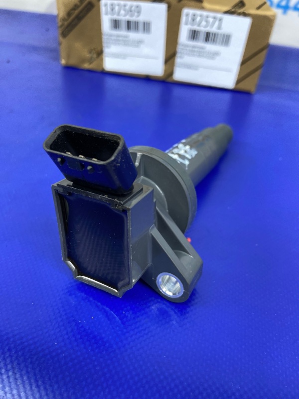 Катушка зажигания TOYOTA RAV4 00-05 2.0 1AZFE