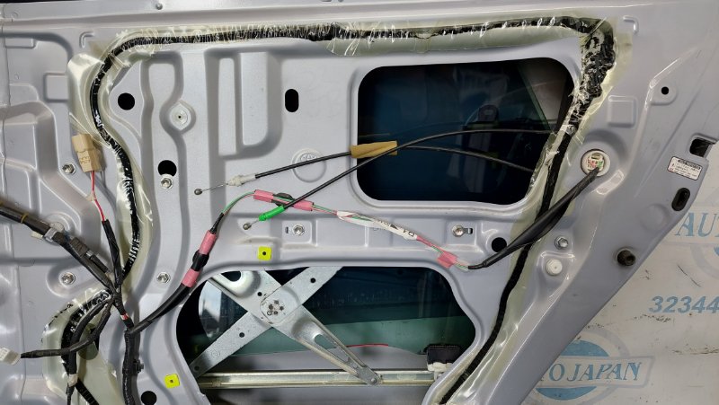 Стеклоподъемник задний правый TOYOTA PRIUS - 30 09-17 69801-52070 Б/У