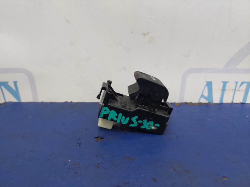 Запчасть кнопка стеклоподъемника задняя правая TOYOTA PRIUS - 30 09-17 Хэтчбек 84810-33120 Б/У Кнопка стеклоподъемника задняя правая TOYOTA PRIUS - 30 09-17 Хэтчбек 84810-33120 Б/У