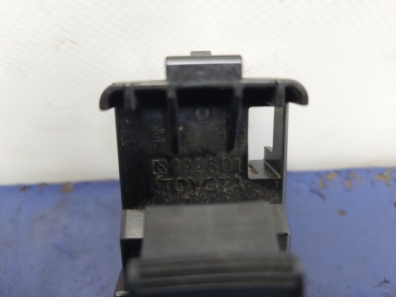 Кнопка стеклоподъемника задняя правая PRIUS - 30 09-17 Хэтчбек Кнопка стеклоподъемника задняя правая PRIUS - 30 09-17 Хэтчбек