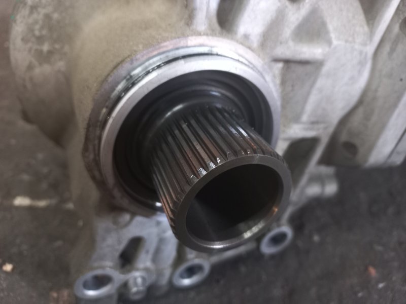 Раздаточная коробка OUTLANDER XL 05-13 4B12