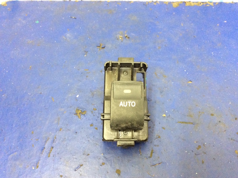 Кнопка стеклоподъемника задняя левая PRIUS - 30 09-17 Хэтчбек Кнопка стеклоподъемника задняя левая PRIUS - 30 09-17 Хэтчбек