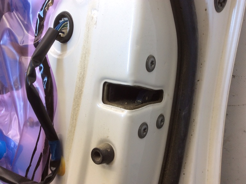 Запчасть замок двери передний правый LEXUS ES300 ES330 01-06 69030-33261 Б/У Замок двери передний правый LEXUS ES300 ES330 01-06 69030-33261 Б/У